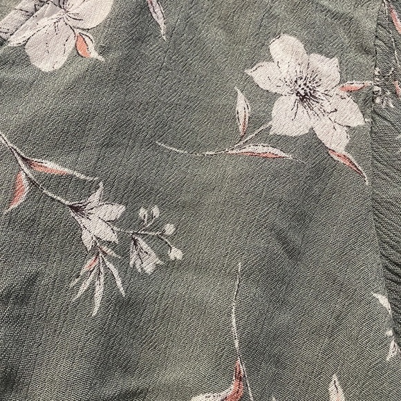 Green Floral crop top with ruffle sleeves - Picture 5 of 5